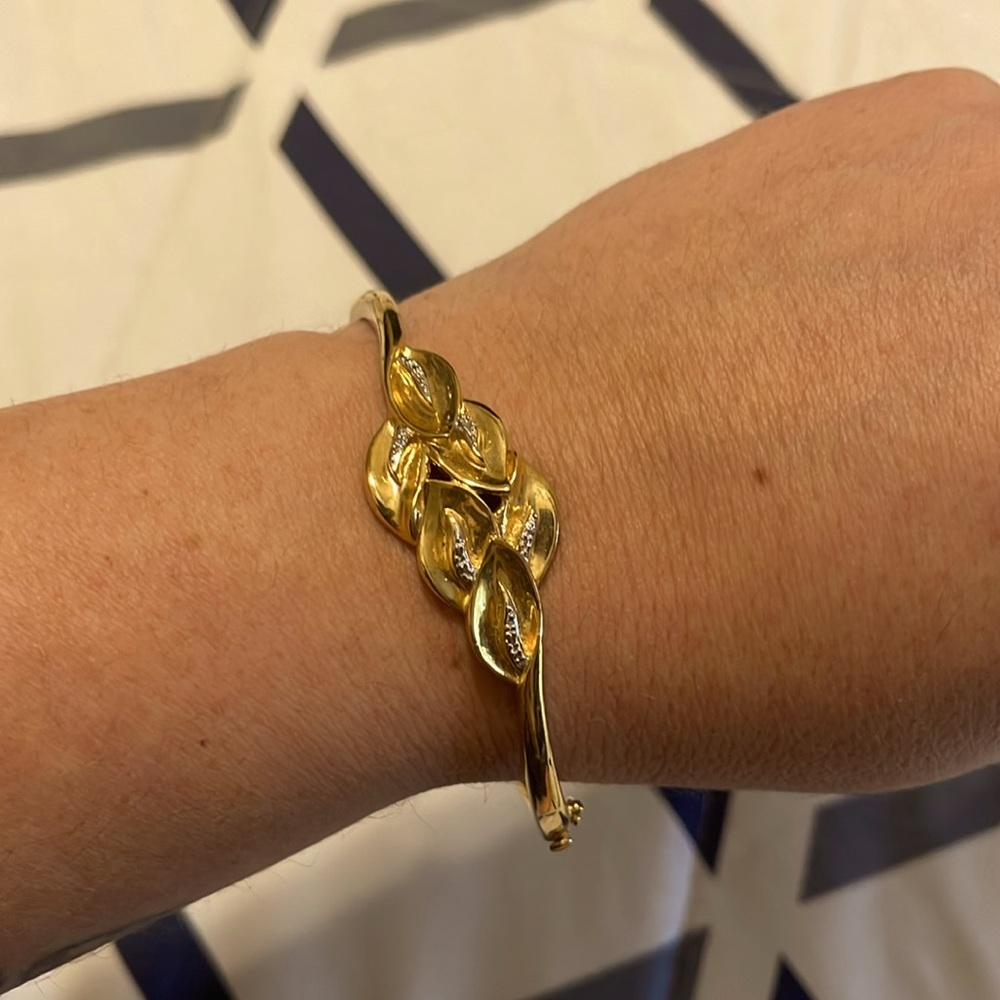 Beautiful sterling silver plated on gold cuff 🌟